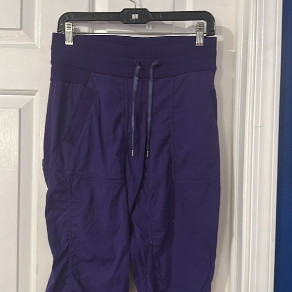 Women’s Lululemon Comfort Dance Studio Mid Rise Jogger Size 4 - Picture 2 of 11